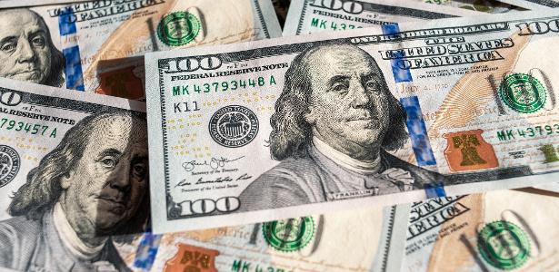Dólar cai a R$ 4,866 após aprovação da reforma tributária; Bolsa sobe