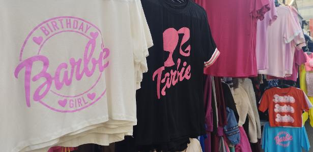 Onda rosa de 'Barbie' invade comércio da 25 de Março: 'Vendi 200 croppeds'