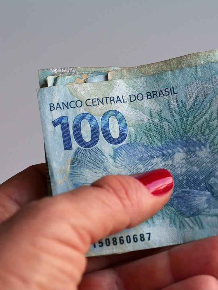 Veja se você tem direito aos R$ 15 mil de indenização do Auxílio Brasil